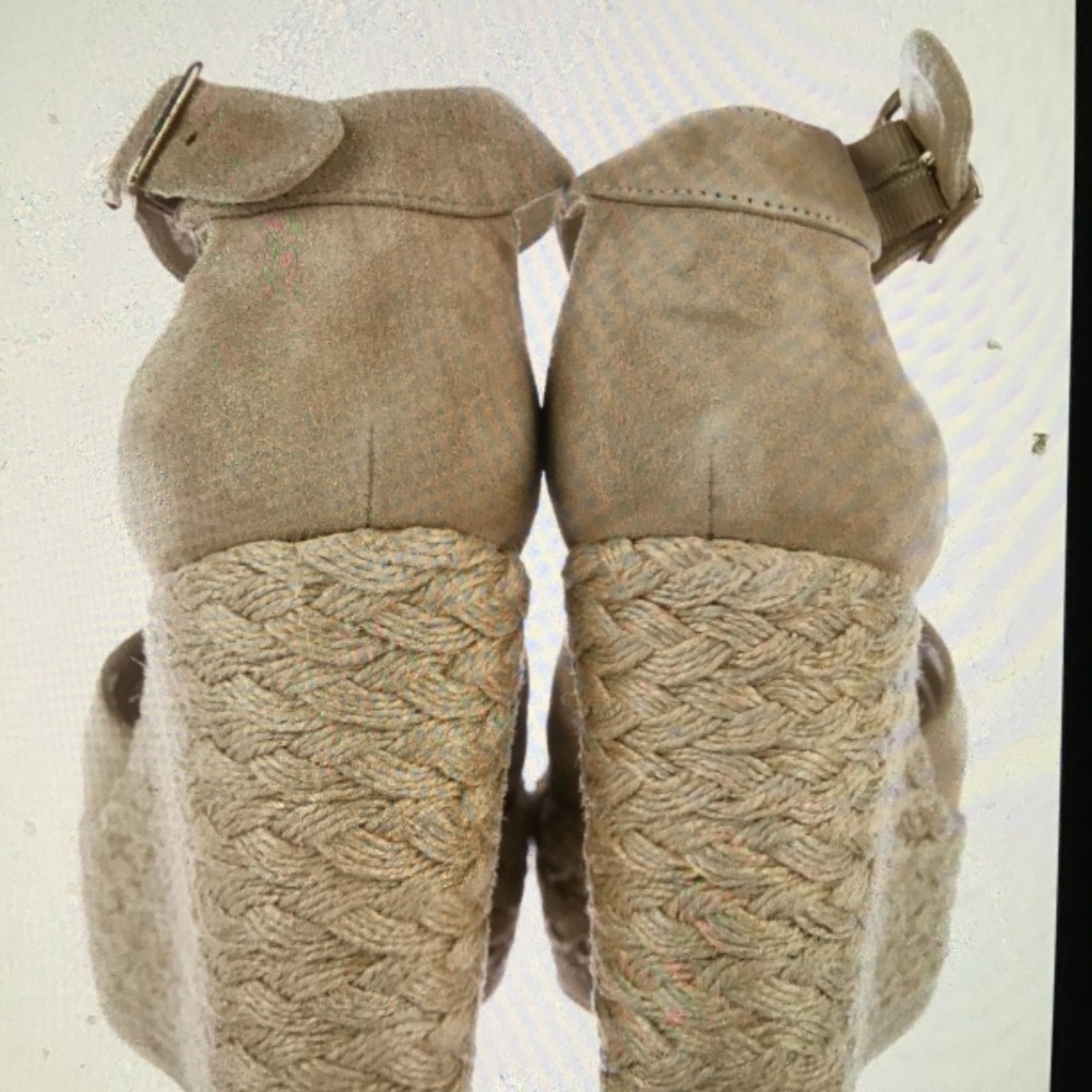 Stuart Weitzman Sued Eadrilles - image 3